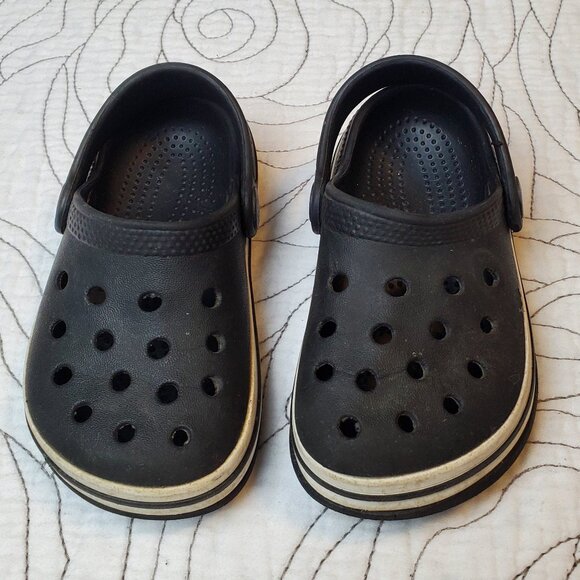 [T5] Faux Crocs with Dolphin on Back - Picture 1 of 5
